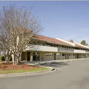 https://travel-inn-charlotte.1sthotelscharlotte.com