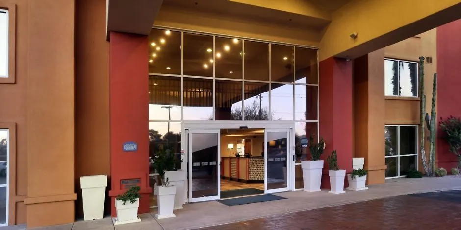 Holiday Inn Express Hotel & Suites Scottsdale - Old Town, An Ihg Hotel 3*,